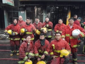 Bomberos Voluntarios rescato un gatito