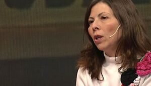 Batakis se reúne con la titular del FMI