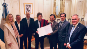 Milei felicitó a Sáenz por la inauguración de la planta de hidróxido de litio, el Gobernador destacó la unión de la Región