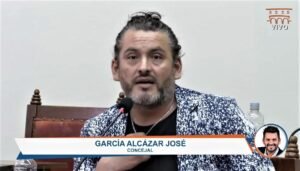 El concejal de los escenarios: José García y un nuevo capítulo de comedia