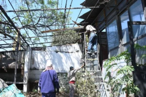 Demolieron una estructura construida sobre la vereda, en inmediaciones al Templete San Cayetano