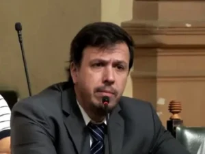 Roque Cornejo Avellaneda cuestionó la falta de apoyo a su proyecto anticorrupción y criticó al Gobierno provincial