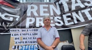 Salta capital: trabajador de Rentas inició una huelga de hambre