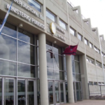 Apuñaló a un hombre por la espalda en el Poder Judicial y quedó detenido