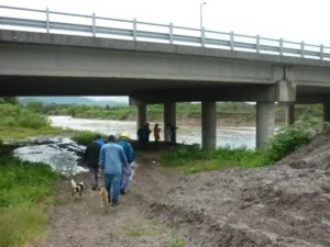 El cuerpo hallado en el río Arenales es de un hombre mayor de edad