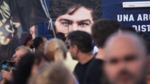 Los números de Milei: cerró 13 ministerios, ajuste del 30% y echó a 30 mil estatales