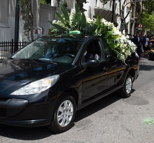 En una emotiva despedida, los restos de Jorge Lanata fueron trasladados a un cementerio privado