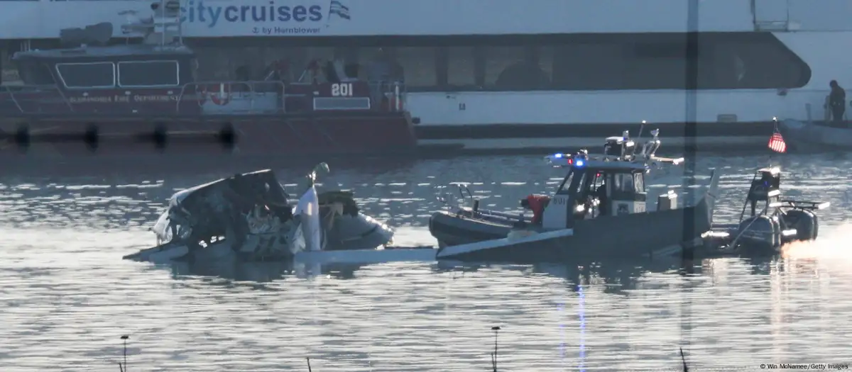 EE. UU.: descartan sobrevivientes en choque aéreo