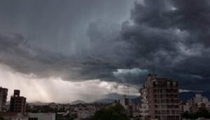 Continúa el alerta por tormentas en la ciudad