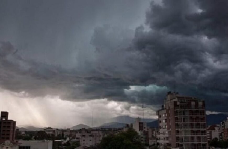 Continúa el alerta por tormentas en la ciudad