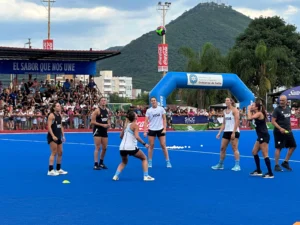 Los salteños disfrutaron de la presencia de Las Leonas en Salta