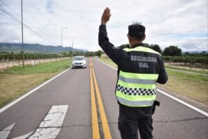 Despliegan controles viales por la Serenata a Cafayate