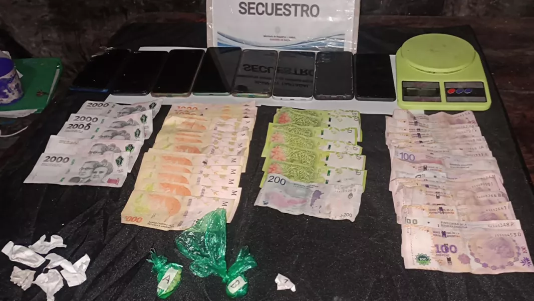 Secuestraron armas y más de 1200 dosis de cocaína en Tartagal y Gral. Mosconi