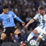 Argentina enfrenta a Uruguay con sorpresas en la formación y sin Messi