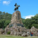 Iniciaron las obras de iluminación del monumento al General Güemes