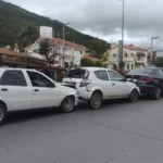 Choque en cadena: una camioneta y tres autos particulares involucrados