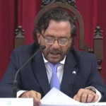 Enfático, Sáenz apuntó contra las fakes y las «bendiciones» de dirigentes porteños