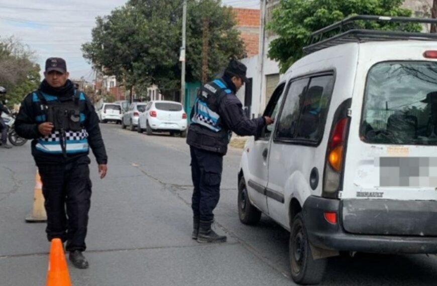 IMPUTADO POR DESOBEDECER A LA AUTORIDAD POLICIAL DURANTE UN CONTROL VEHICULAR