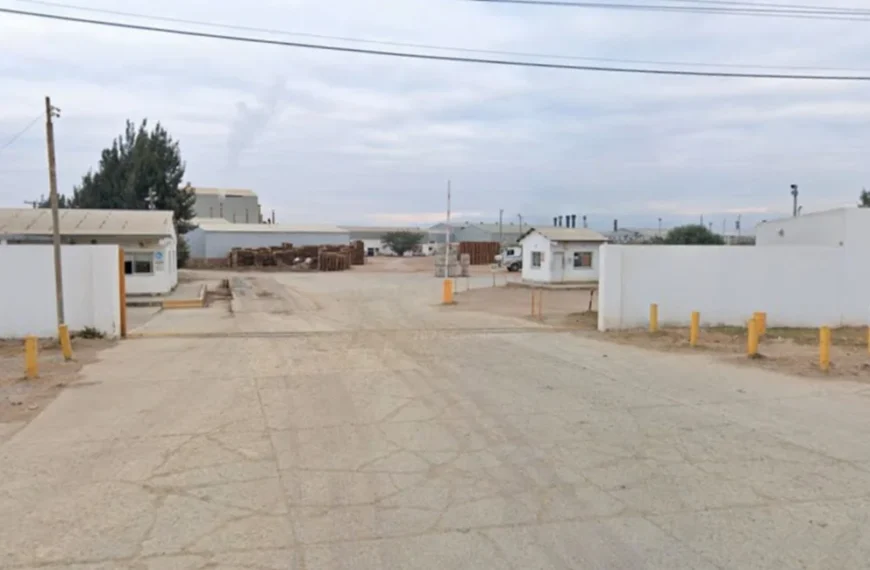 Tragedia en el Parque Industrial: murió un operario de Cerámica Alberdi y se negaron a parar la producción
