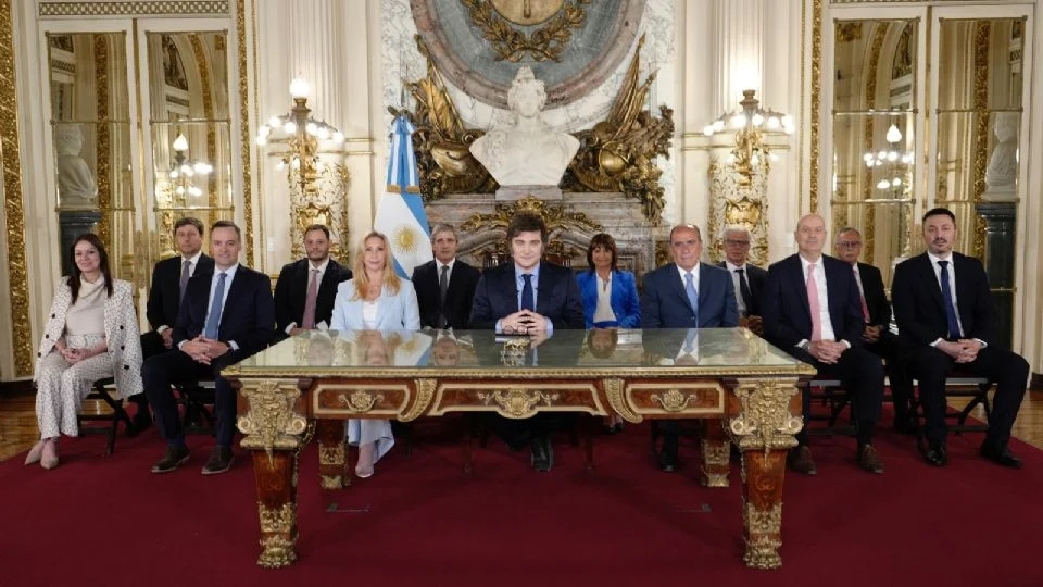 Tras los anuncios de Caputo, Milei hablará en Cadena Nacional