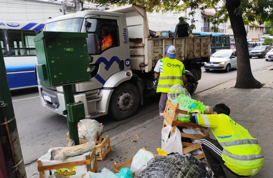 Multan a comerciantes por sacar la basura el día del paro nacional