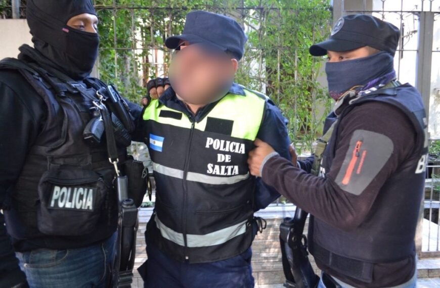 Desbaratan una banda de falsos policías cuando iban a cometer un robo