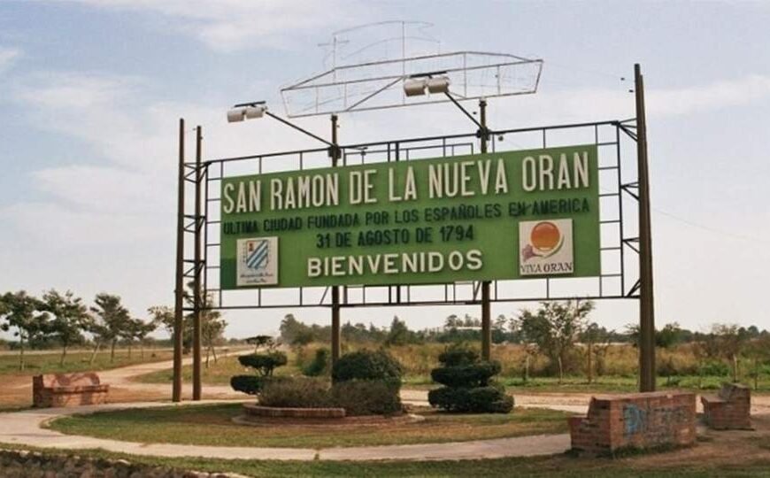 Orán: Prohíben la colocación de propaganda política en postes de alumbrado público