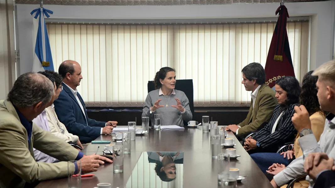 Educación y el sector privado coordinan acciones para brindar oportunidades laborales a los estudiantes