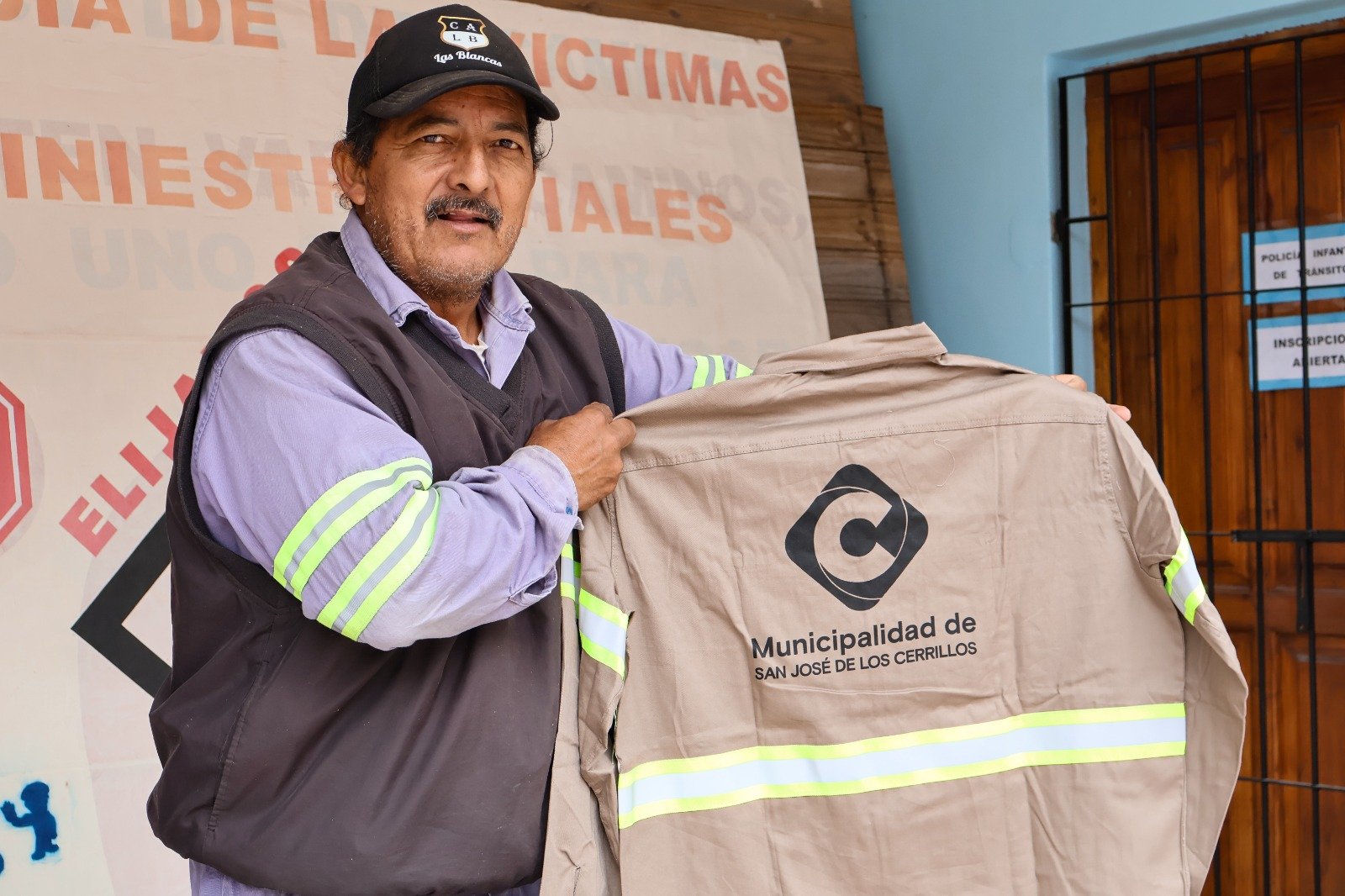 Realizamos la entrega de indumentaria al personal municipal