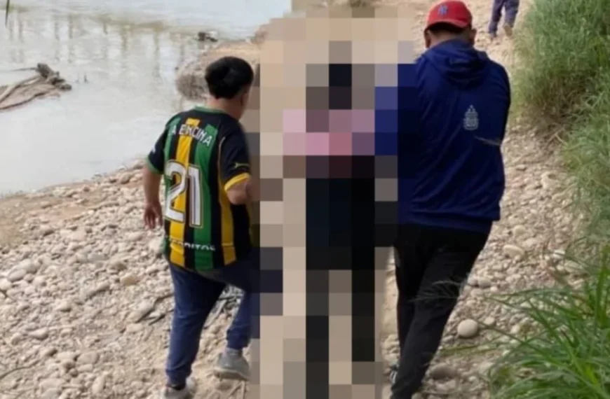 Maestra cesanteada es salvada tras arrojarse al Río Bermejo y desata un reclamo masivo de docentes