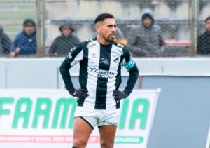 Apriete en Central Norte: barras increparon a Emmanuel Giménez en plena práctica