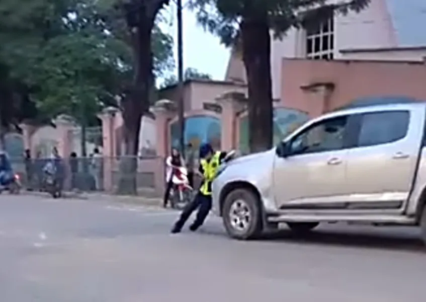 «Repudio y condena»: un conductor atropelló a un agente de Tránsito en Tartagal