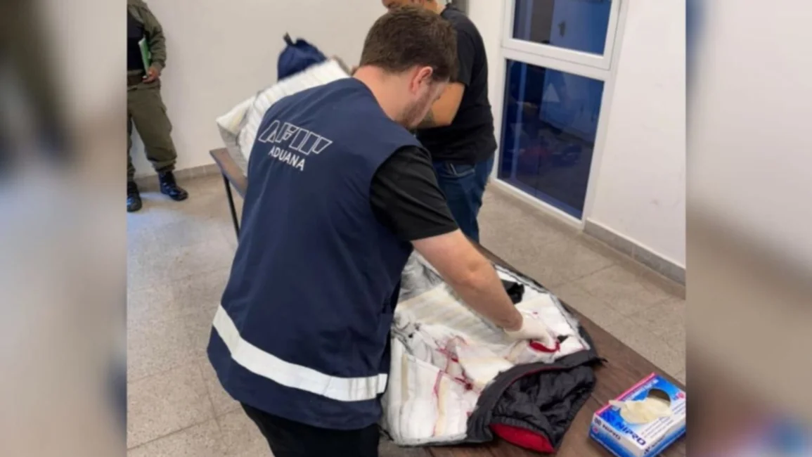 ¡Camperas rellenas con droga! Hallan cocaína líquida en la frontera con Bolivia