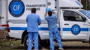 Hallan el cuerpo de una mujer en un descampado en zona este