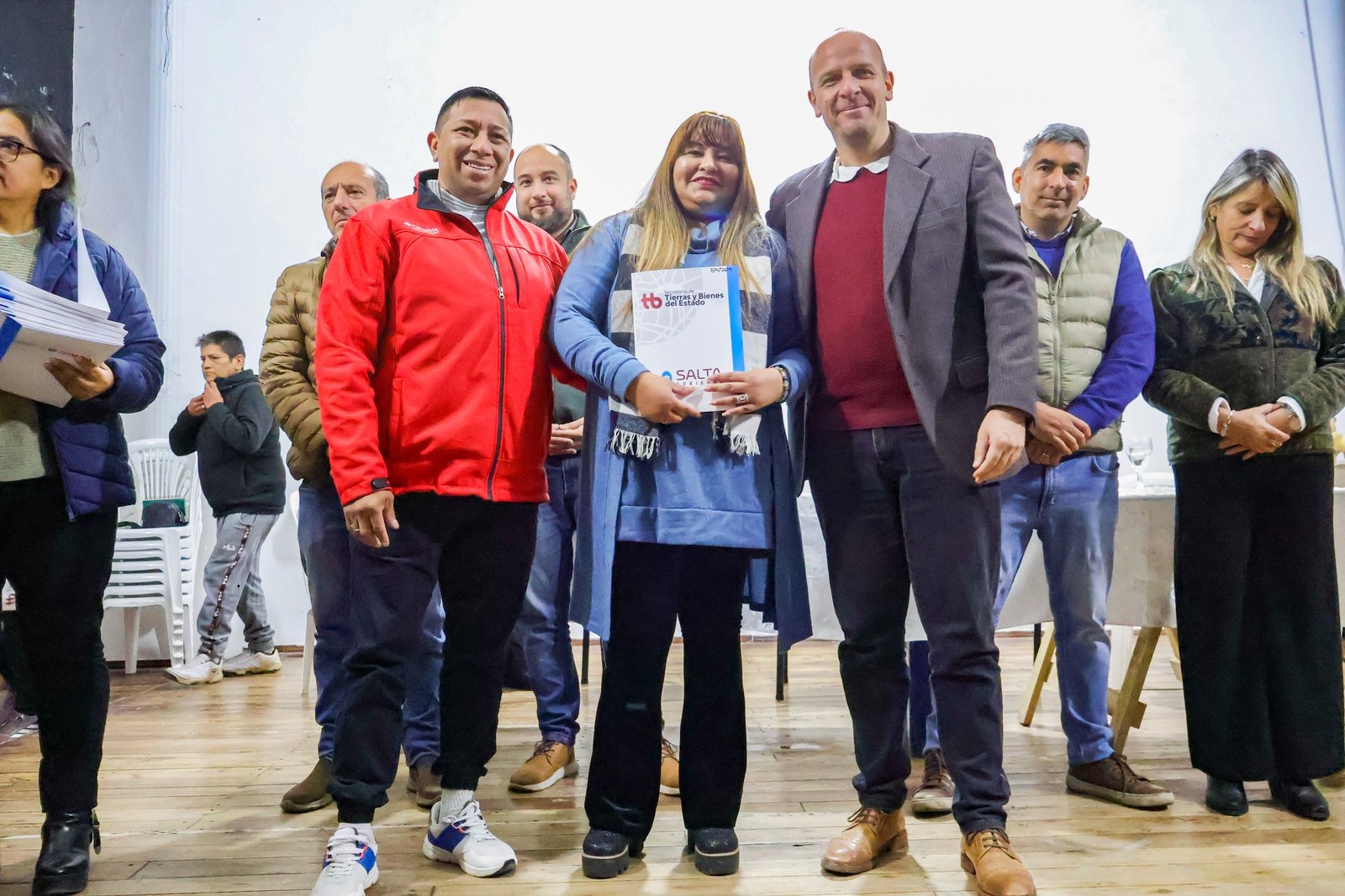 𝗘𝘀𝘁𝗮𝗱𝗼 𝗽𝗿𝗲𝘀𝗲𝗻𝘁𝗲: 𝗙𝗮𝗺𝗶𝗹𝗶𝗮𝘀 𝗰𝗲𝗿𝗿𝗶𝗹𝗹𝗮𝗻𝗮𝘀 𝗰𝘂𝗺𝗽𝗹𝗶𝗲𝗿𝗼𝗻 𝗲𝗹 𝘀𝘂𝗲𝗻̃𝗼 𝗱𝗲 𝘁𝗲𝗻𝗲𝗿 𝘀𝘂 𝗲𝘀𝗰𝗿𝗶𝘁𝘂𝗿𝗮