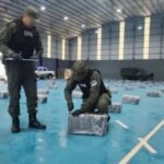 Un operativo insólito: tiró una mochila con 3 kilos de droga y encontraron 3 toneladas