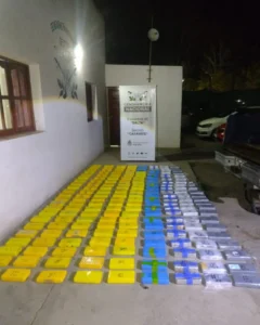 Escondieron más de 200 kilos de cocaína en un doble fondo en una camioneta