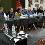 “No mezclemos la política con las necesidades de la gente”, dijo Sáenz en reunión de gabinete