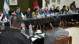 “No mezclemos la política con las necesidades de la gente”, dijo Sáenz en reunión de gabinete