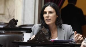 Calletti respaldó el aumento a jubilados y cuestionó a los libertarios: “Representan intereses empresarios, no a los salteños”