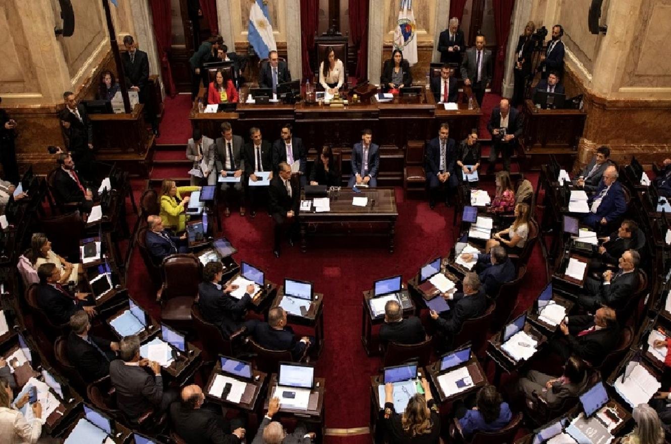 Aumentan los sueldos de los senadores: cobrarán más de $9,5 millones el mes próximo