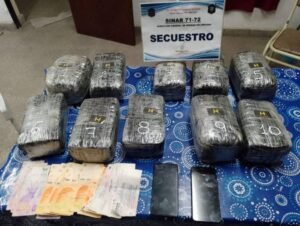 Campo Santo: Caminaban con 10 kilos de marihuana y terminaron detenidos en el monte