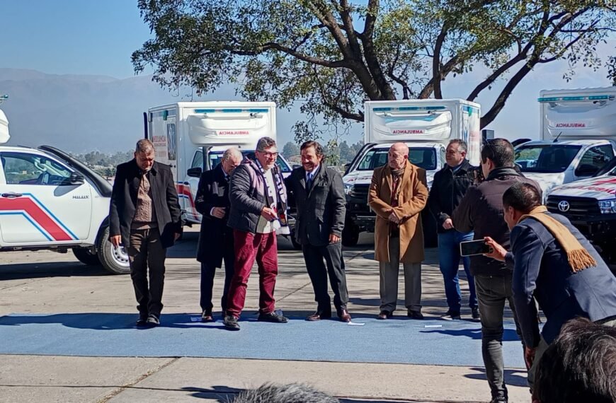 EL GOBIERNO ENTREGÓ UNA AMBULANCIA AL HOSPITAL ZONAL DE S. A DE LOS COBRES