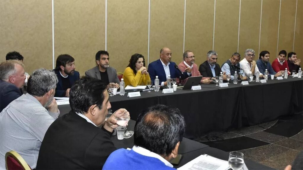 PARITARIAS: EL GOBIERNO MEJORÓ LA OFERTA SALARIAL PARA EL SEGUNDO SEMESTRE Y LA NEGOCIACIÓN SIGUE ABIERTO