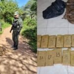 Salteño arrojó una mochila con más de 18 kilos de cocaína en la frontera y se fugó