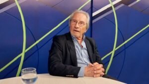 Saravia, sobre Milei: “Si sigue con estos delirios, no llega a los cuatro años”