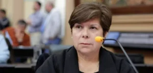 Gladys Paredes : «A muchos Diputados y Senadores se los ve durante la campaña después ya no»