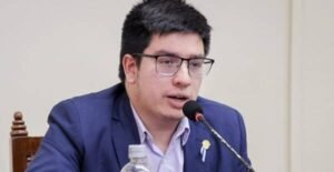 El concejal Pablo López se presentó en el Concejo y pidió una prórroga para responder las denuncias