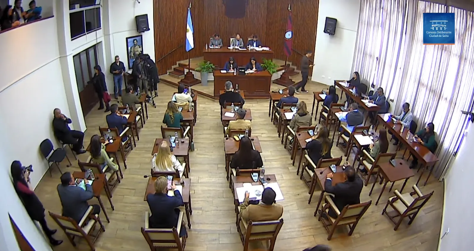 Comenzó la sesión del Concejo Deliberante para analizar la renuncia de Pablo López