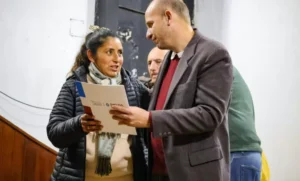 Cerrillos avanza con la regularización dominial y más de 160 familias ya tienen su escritura